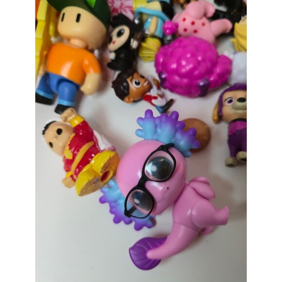 Huge Lot of 60+ Toy Mini Figures Disney Funko LPS Ryans World Dorables Zuzu - Picture 3 of 6